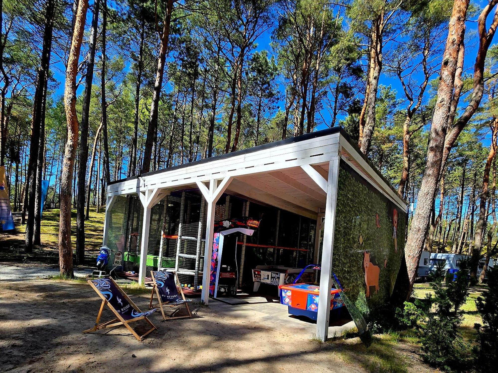 Vila Fly House Leba Exteriér fotografie